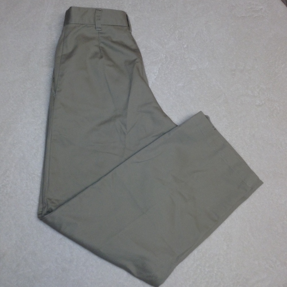 DOCKERS boys pleated khakis (Size 8)